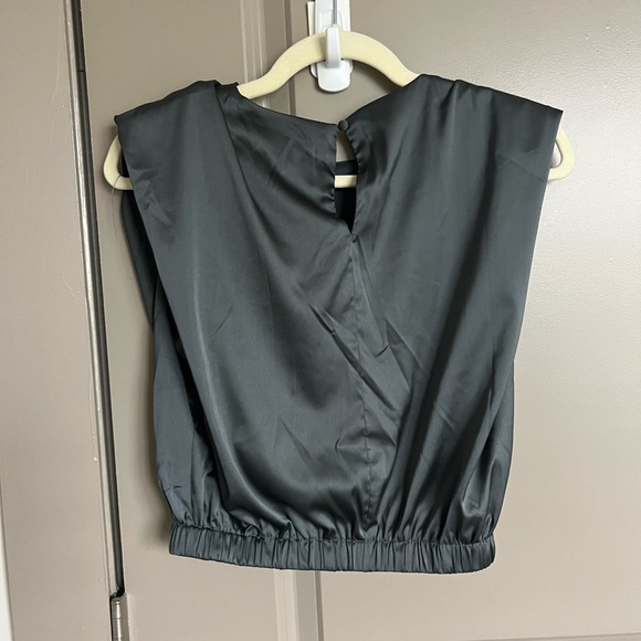Pants Store Satin Tank with shoulder pads S - Picture 3 of 3